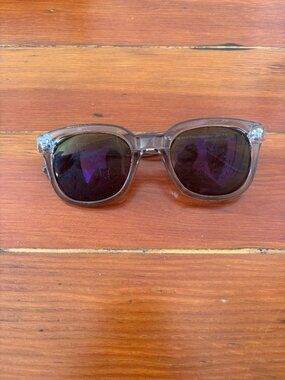 Kreedom Astonished Polarized Lens Sunglasses Gray Square Frames